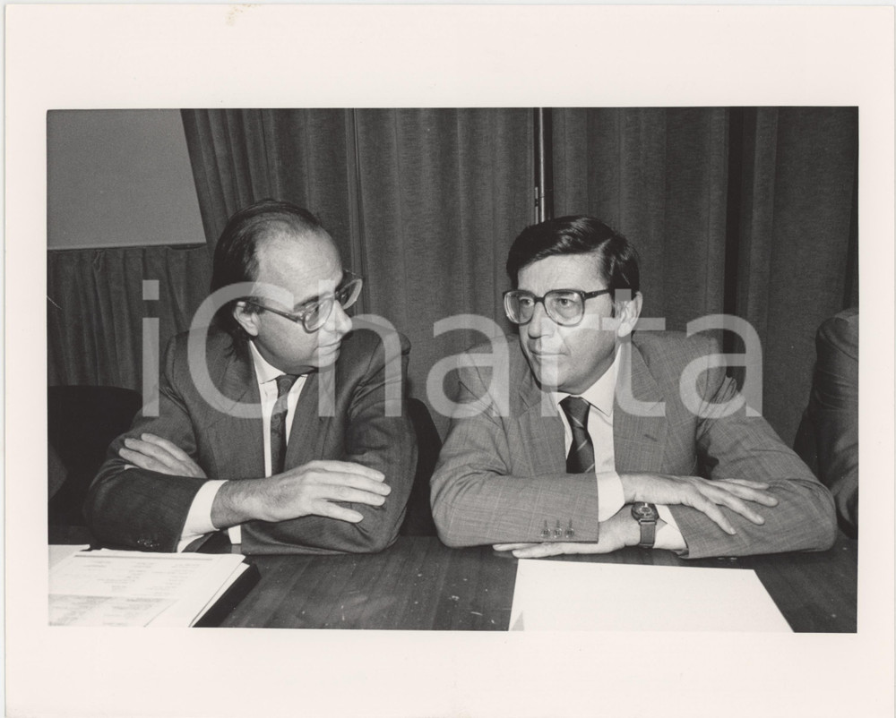 Fotografia d epoca originale 1985 ca DEMOCRAZIA CRISTIANA Vincenzo SCOTTI con PELLINI Foto 25x20 cm 1