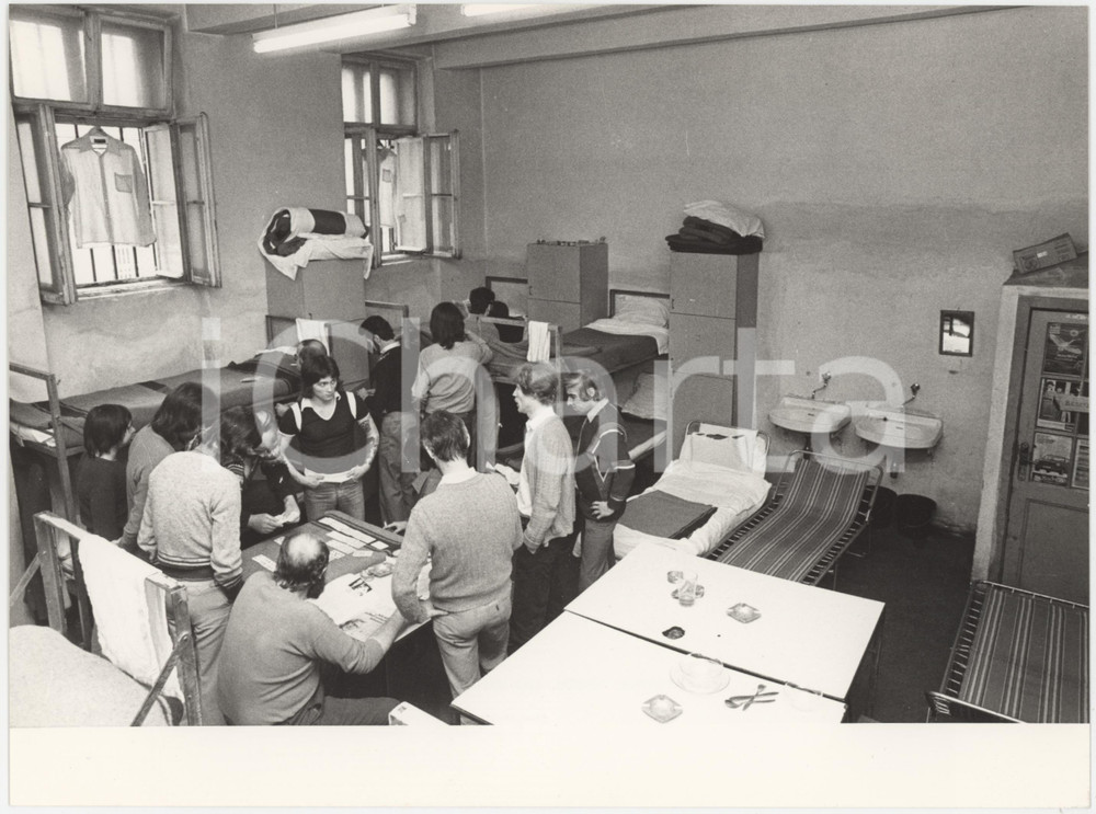Fotografia d epoca originale 1987 STEIN AN DER DONAU Austrian biggest jailhouse  Photo 24x18 cm 1