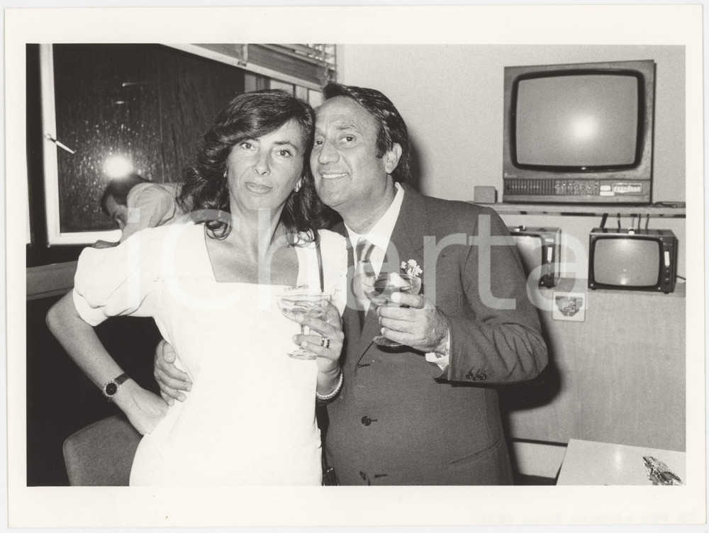 Fotografia d epoca originale 1985 ca ITALIA  COSTUME Emilio FEDE Diana DE FEO Foto 24x18 cm 1