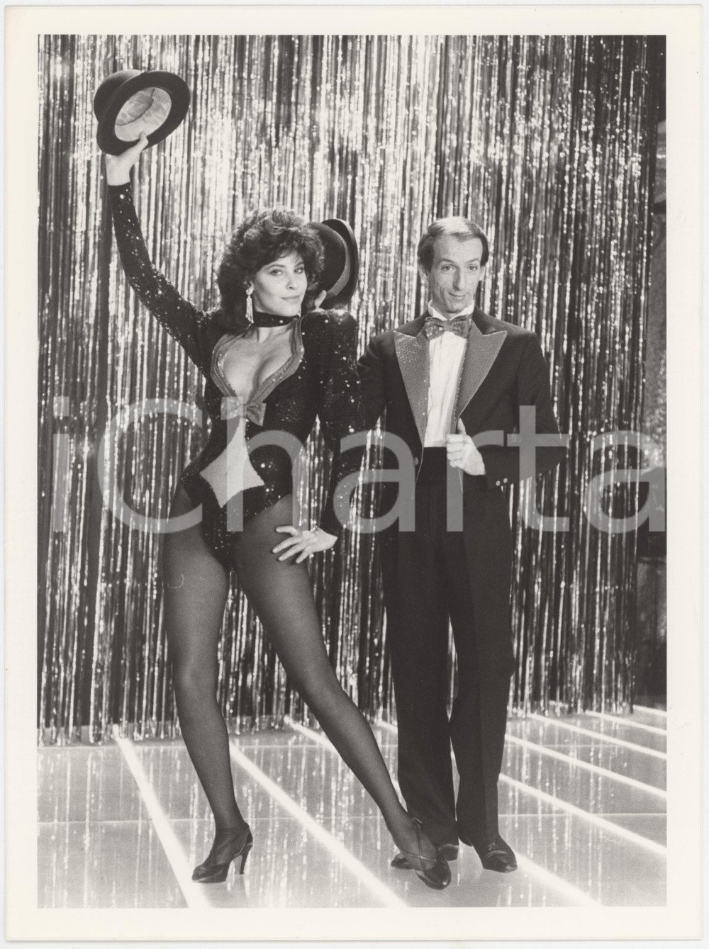 Fotografia d epoca originale 1985 ca IL CAPPELLO SULLE VENTITRÃ‰ Milly D ABBRACCIO Silvano SCARPA Foto 24x18 1