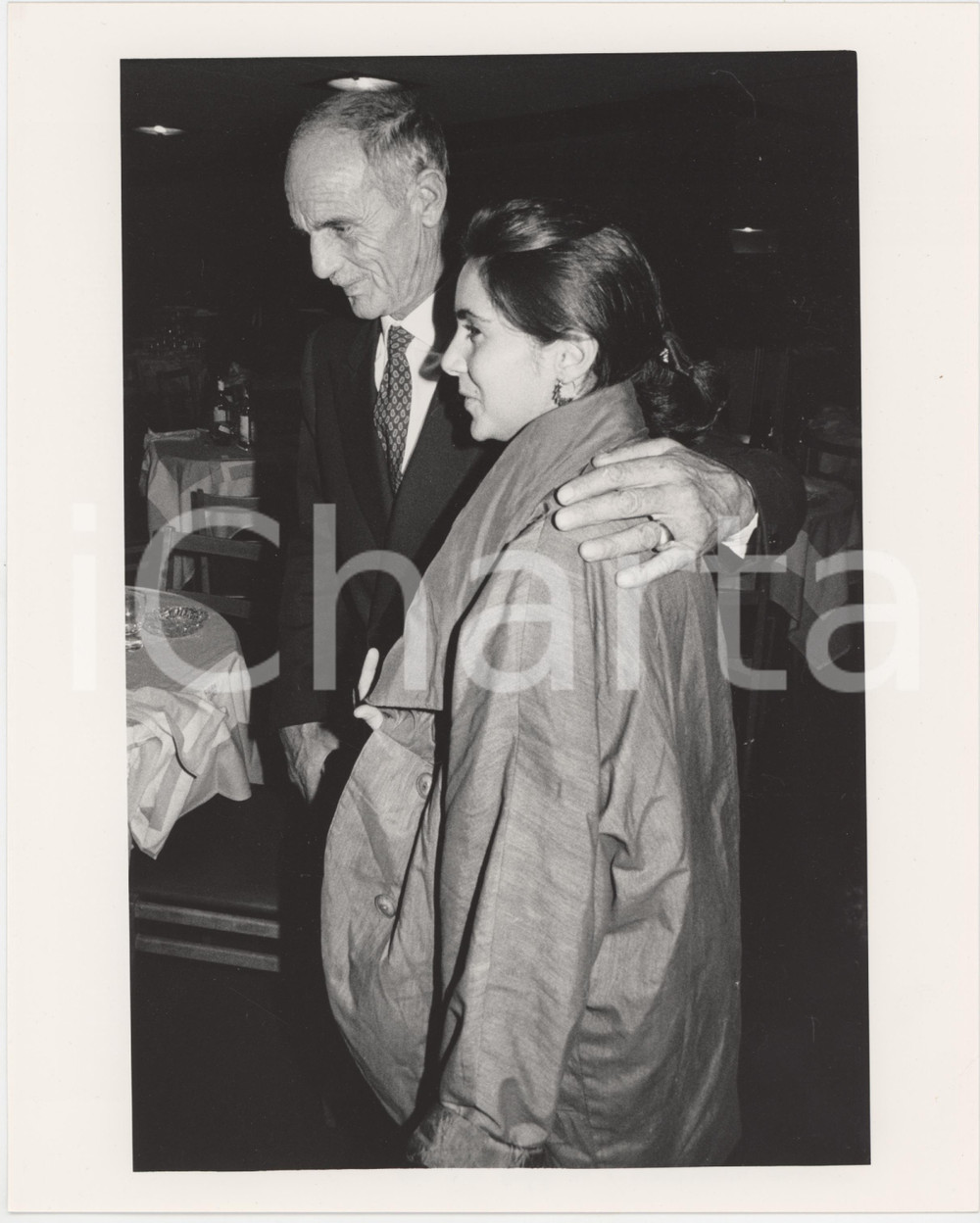 Fotografia d epoca originale 1987 ITALIA  COSTUME Philippe LEROY Silvia TORTORA Foto 20x25 cm 3 1