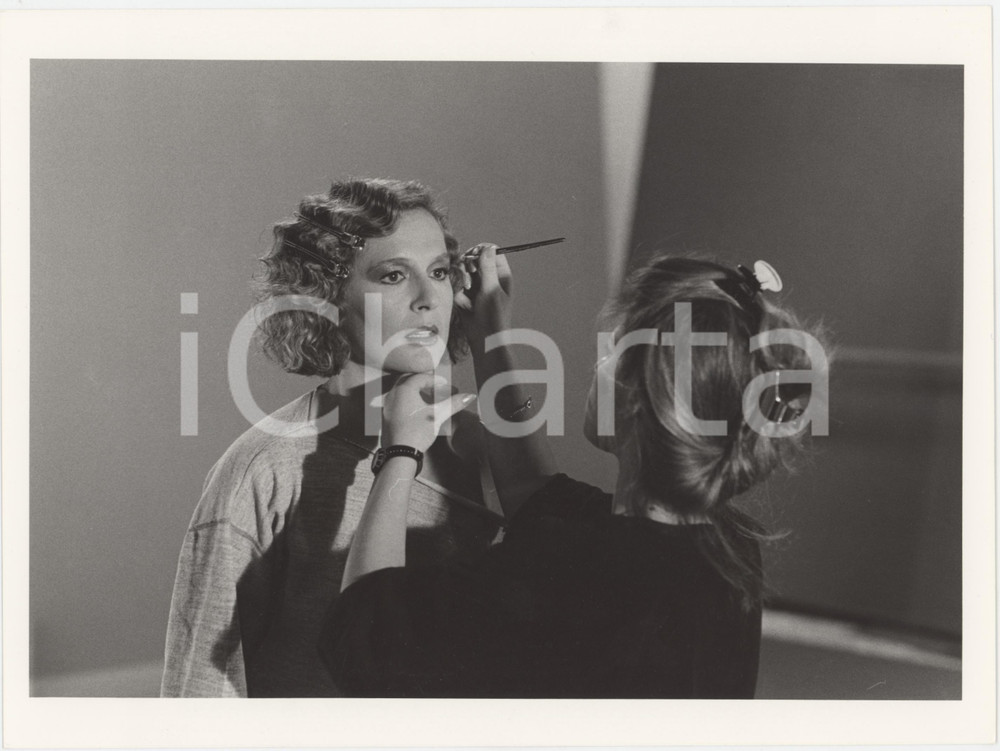 Fotografia d epoca originale 1985 RAI UNO Loretta Goggi in Quiz  Loretta GOGGI al trucco  Foto 24x18 cm 1