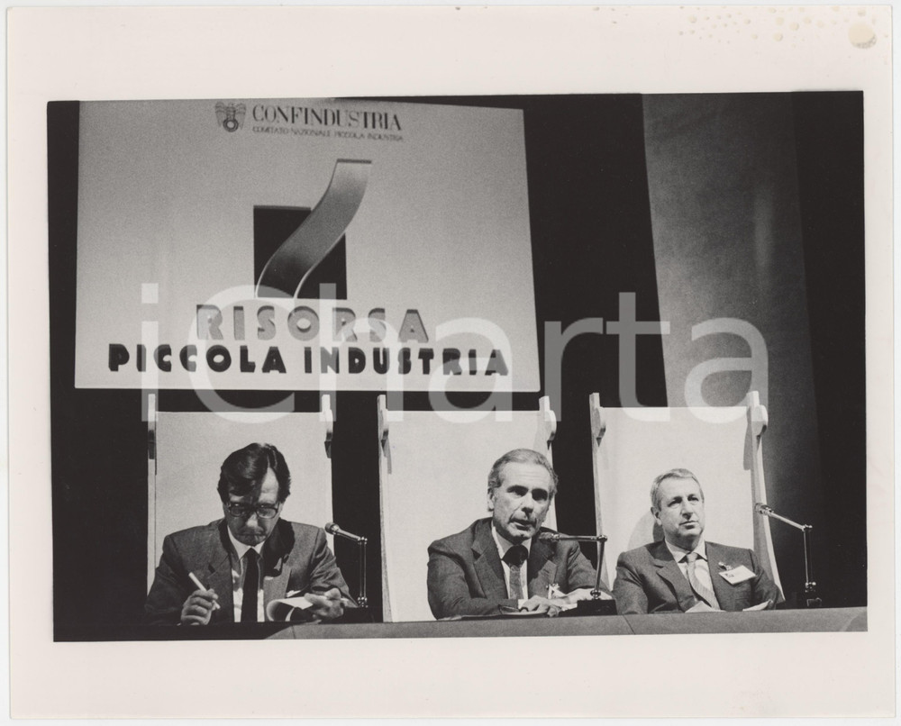Fotografia d epoca originale 1990 ca CONFINDUSTRIA Convegno con Giuseppe GAZZONI e Franco MUSCARÃ€ Foto 25x20 1