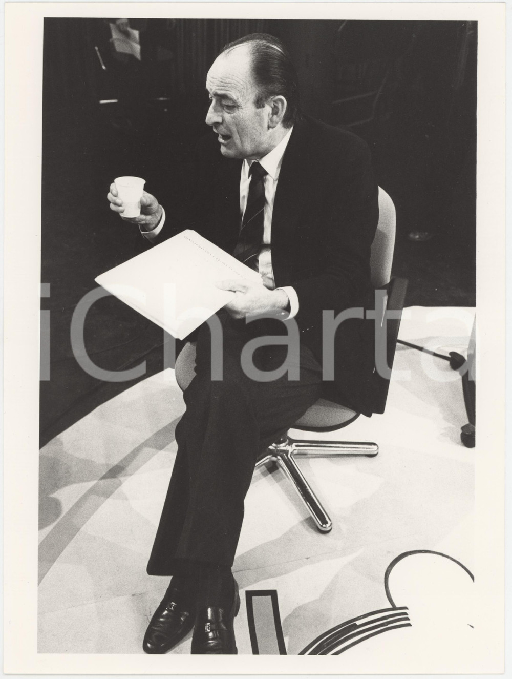 Fotografia d epoca originale 1985 ca POLITICA  PSDI Ministro Franco NICOLAZZI durante un intervista 3 1
