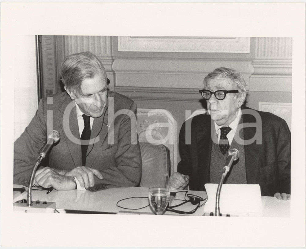 Fotografia d epoca originale 1990 ca COSTUME John Kenneth GALBRAITH Ugo STILLE Foto 25x20 cm 1