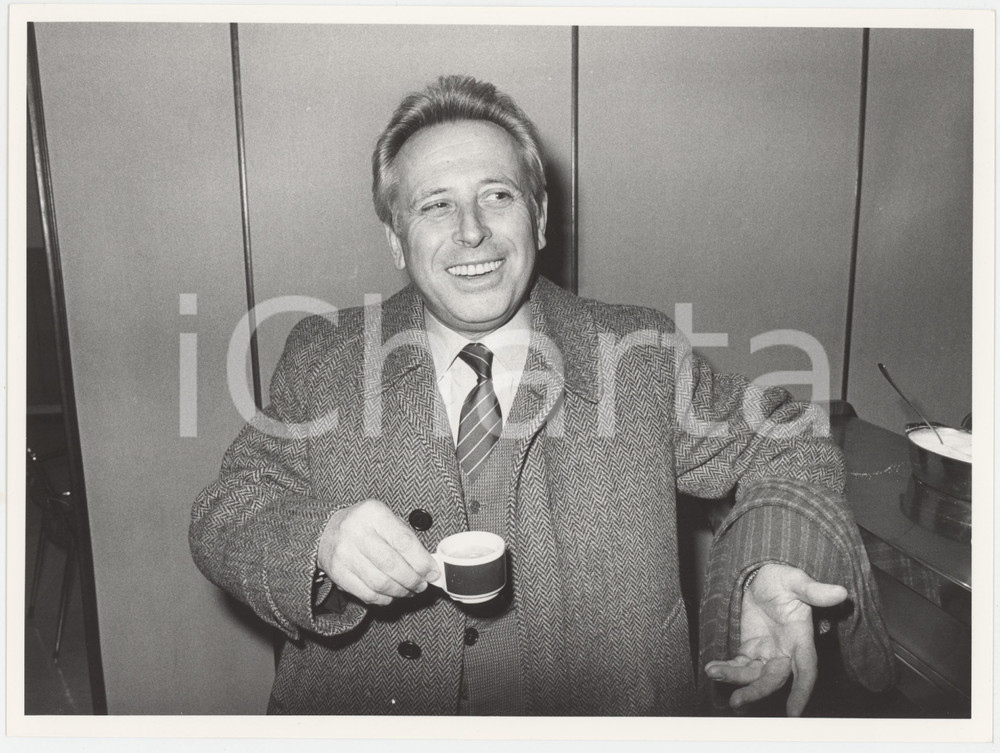 1985 ca DEMOCRAZIA CRISTIANA Luigi GRANELLI beve un caffè - Foto 24x18 cm (1)