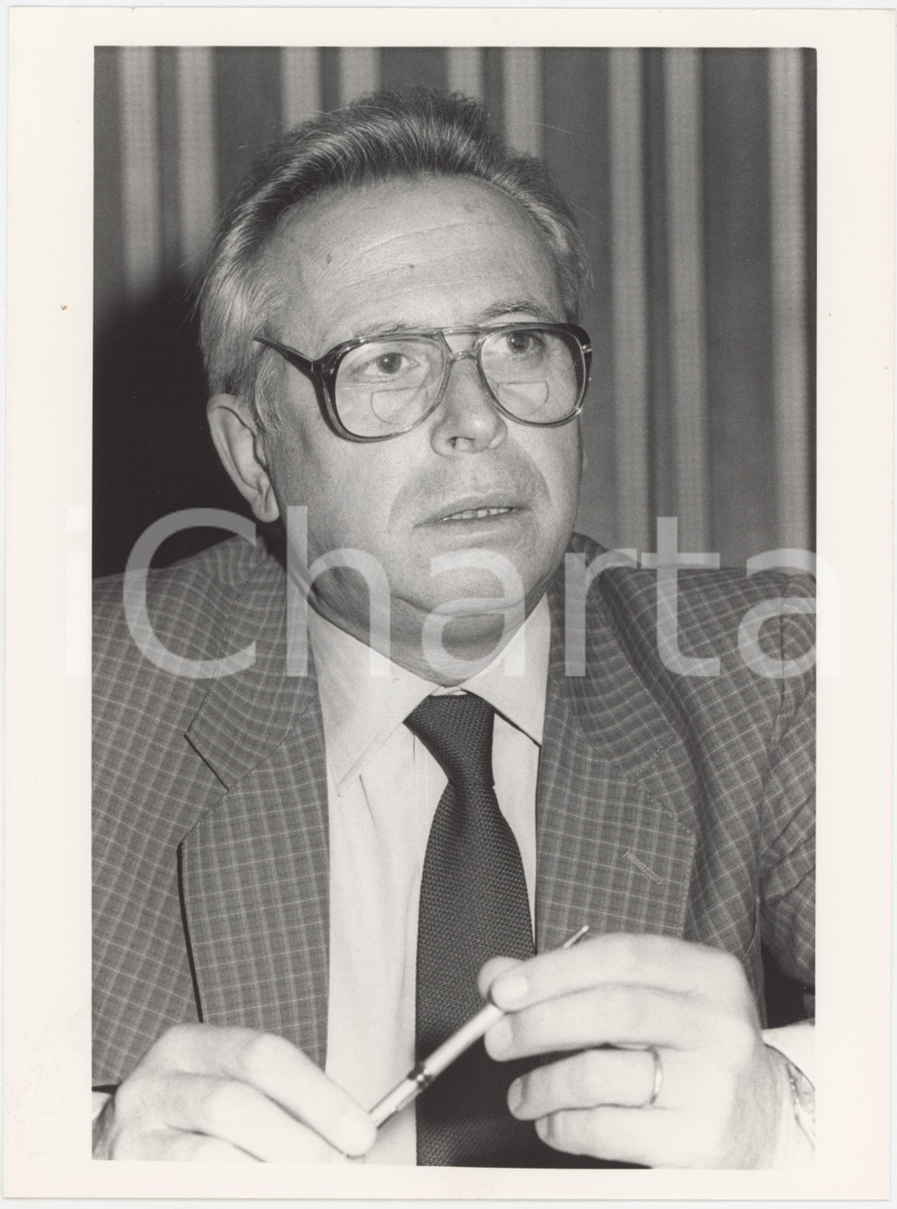 Fotografia d epoca originale 1985 ca DEMOCRAZIA CRISTIANA Luigi GRANELLI Politico DC Foto 18x24 cm 10 1