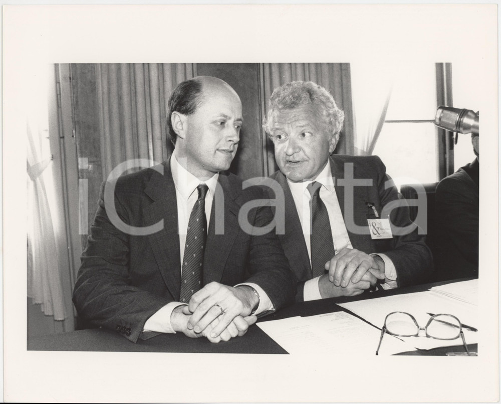 Fotografia d epoca originale 1985 ca ITALIA  COSTUME Bruno TABACCI Paolo BENZONI Foto 25x20 cm 1