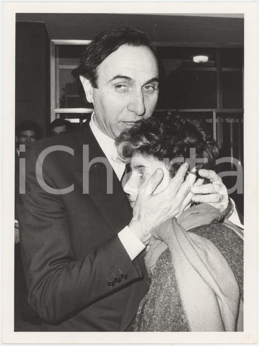 Fotografia d epoca originale 1985 ITALIA  COSTUME Pippo BAUDO con la figlia Tiziana  Foto 18x24 cm 1