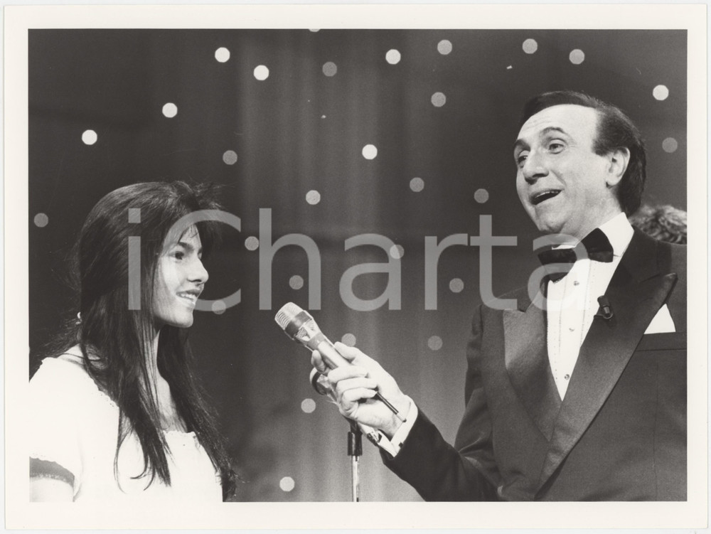 Fotografia d epoca originale 1985 FESTIVAL DI SANREMO Pippo BAUDO Antonella RUGGIERO Foto 24x18 cm 1