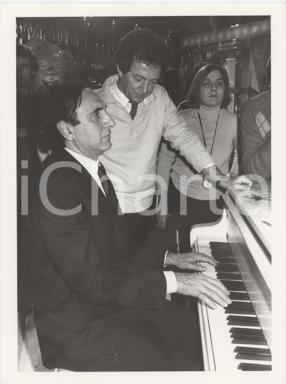 Fotografia d epoca originale 1985 ca ITALIA  TELEVISIONE Pippo BAUDO Memo REMIGI Foto 18x24 cm 1
