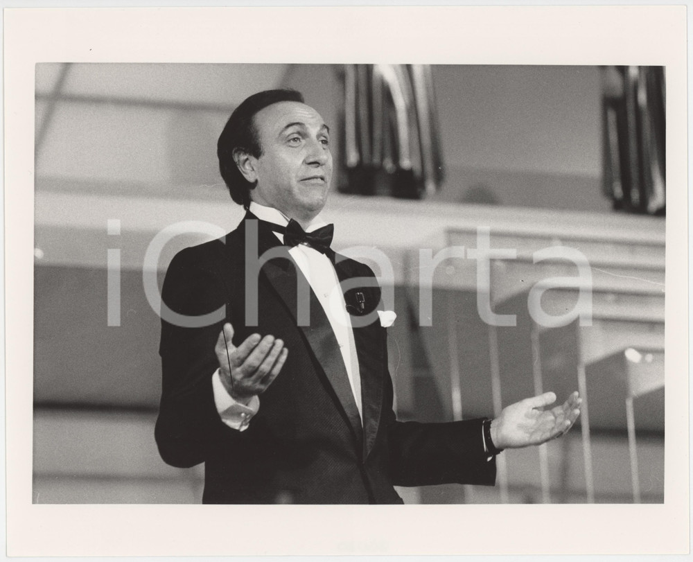 Fotografia d epoca originale 1985 ca ITALIA  TELEVISIONE Pippo BAUDO Ritratto presentatore  Foto 25x20 9 1