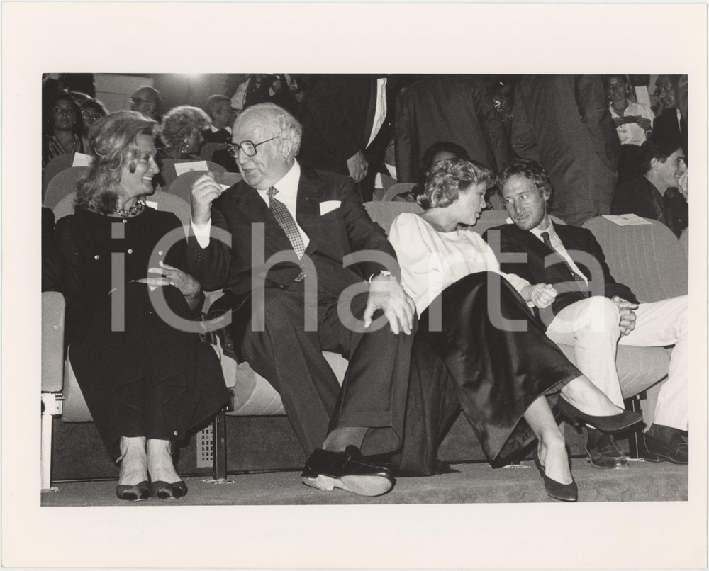 Fotografia d epoca originale 1985 Peter DEL MONTE Kathleen TURNER Giovanni SPADOLINI Giovanna MASSOBRIO Foto 1
