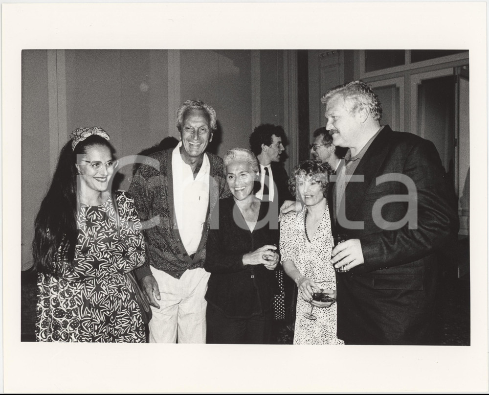 Fotografia d epoca originale 1987 MILANO ? Ottavio e Rosita MISSONI Brian DENNEHY Foto 25x20 cm 1