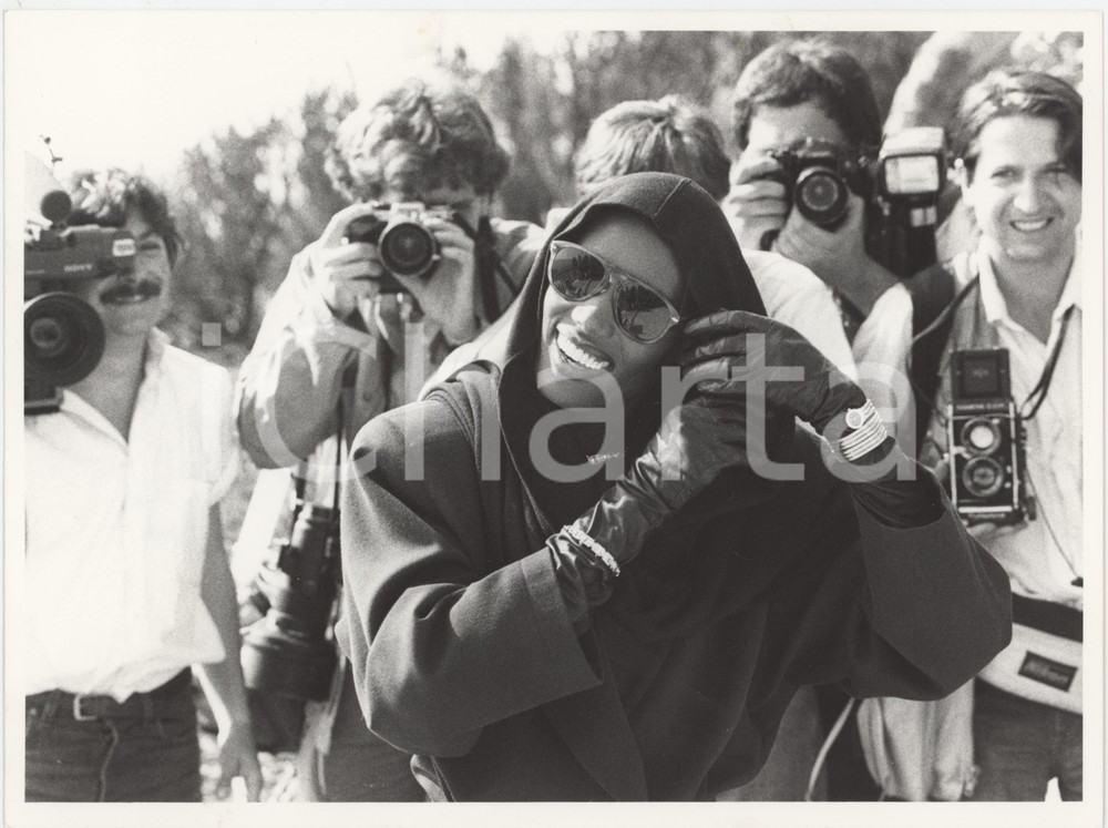 Fotografia d epoca originale 1985 ca MUSICA Grace JONES Ritratto della cantante  Foto 24x18 cm 1