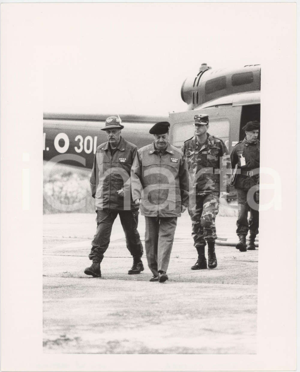 Fotografia d epoca originale 1988 ESERCITO ITALIANO Generali Benito GAVAZZA e Ciro DI MARTINO Foto 20x25 3 1
