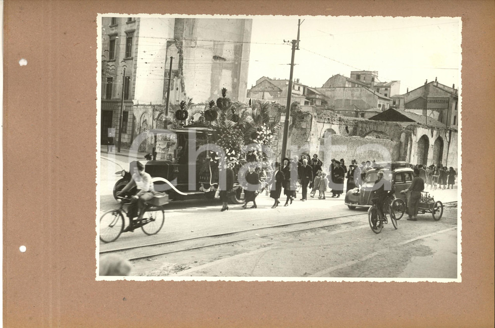 Fotografia d epoca originale 1942 MILANO SAN VITTORE Via Olona ang. De Amicis  Corteo funebre  Foto 3 1