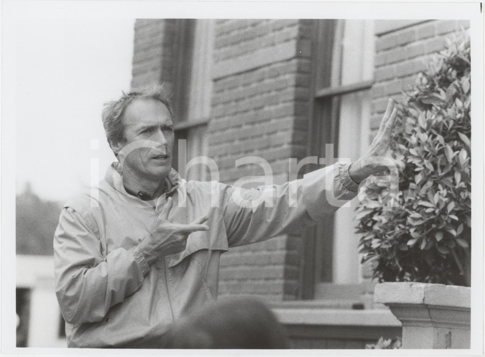 Fotografia d epoca originale 1990 ca CINEMA Clint EASTWOOD sul set di un film  Ritratto 25x20 cm 1