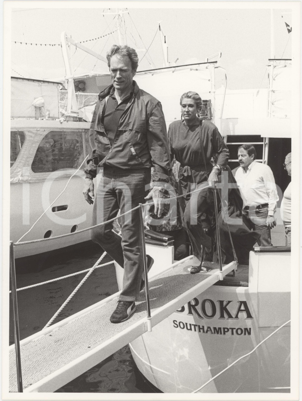 Fotografia d epoca originale 1985 ca COSTUME Clint EASTWOOD in barca  Fotografia 18x24 cm 1 1