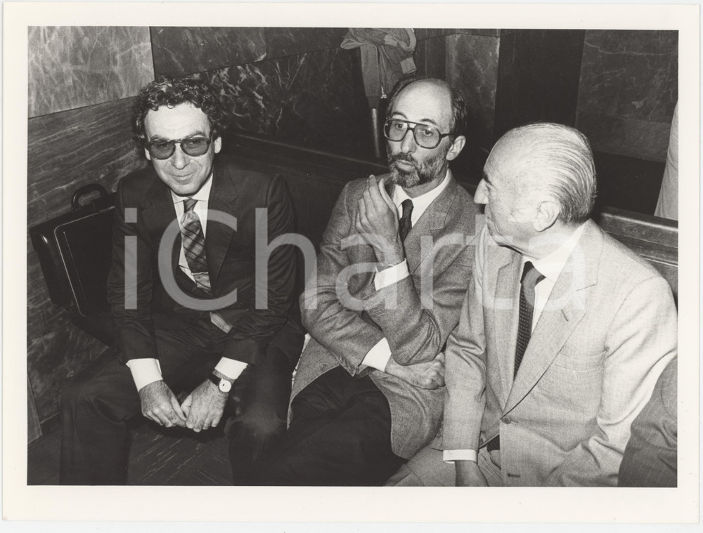 Fotografia d epoca originale 1985 ca MILANO Processo BANCO AMBROSIANO Giorgio PATRONCINI e Dottor GIOVANNINI 1