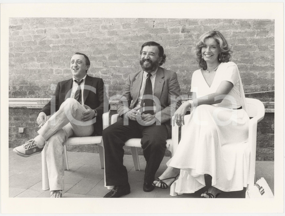 Fotografia d epoca originale 1983 VENEZIA Mostra del Cinema  Pupi AVATI Carlo DELLE PIANE Tiziana PINI Foto 1