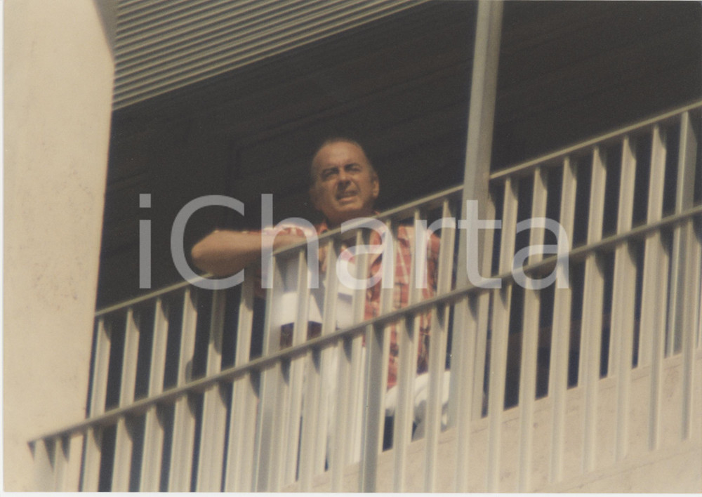 Fotografia d epoca originale 1997 NAPOLI  FESTIVALBAR Vittorio SALVETTI paparazzato sul balcone  Foto 1 1