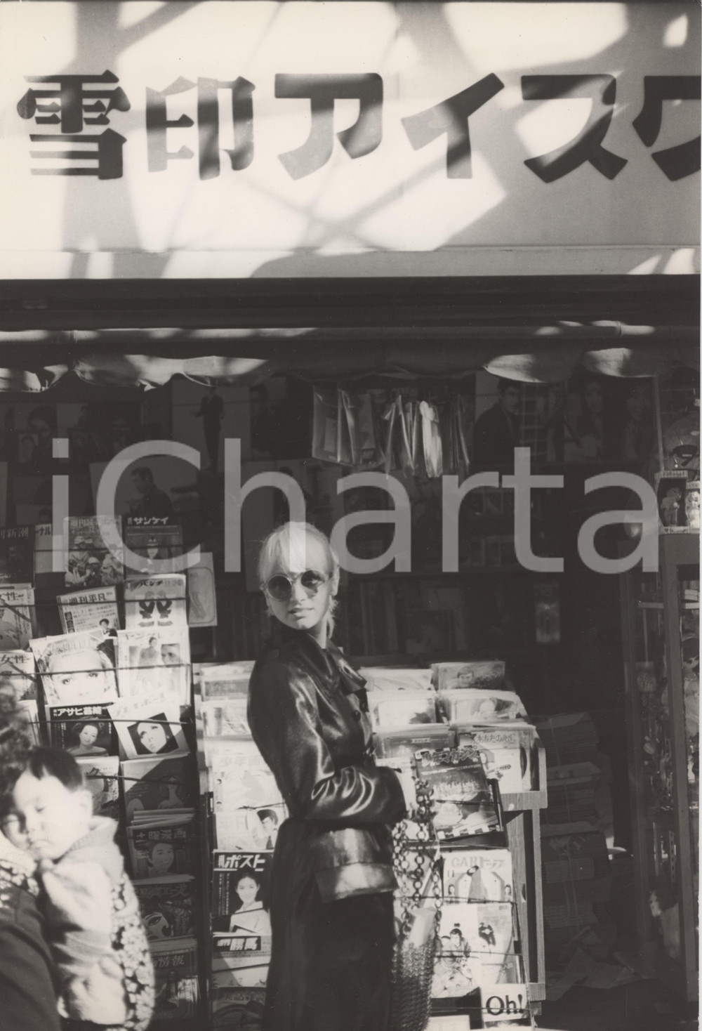 Fotografia d epoca originale 1969 TOKYO Carmen VILLANI visita la cittÃ   Foto 20x30 cm 1