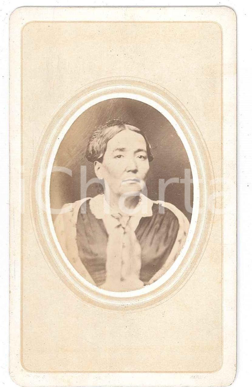 Fotografia d epoca originale 1870 ca ITALIA Ritratto di donna  Busto  Fotografia CDV 1
