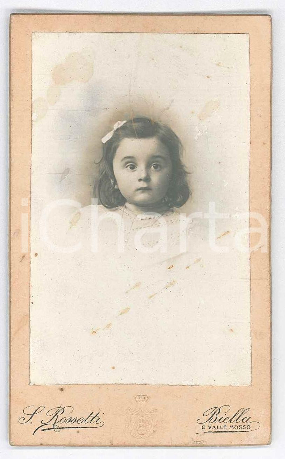 Fotografia d epoca originale 1900 ca BIELLA Ritratto di bambina in bianco  Busto Foto S. ROSSETTI CDV 1