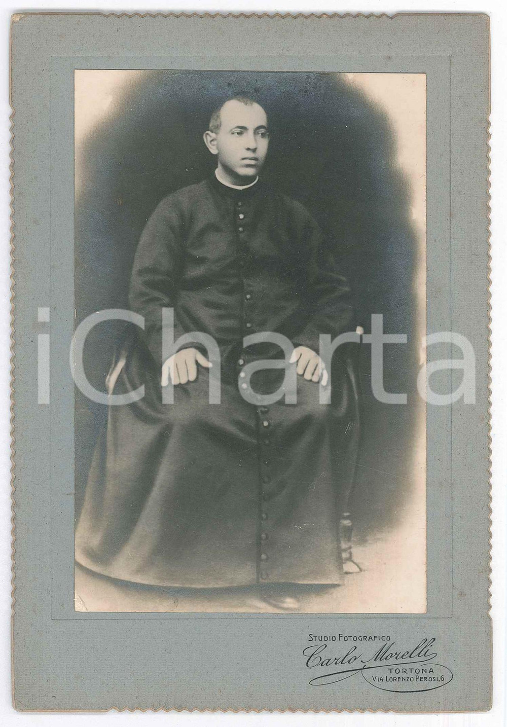Fotografia d epoca originale 1900 ca TORTONA AL Ritratto di giovane sacerdote  Foto Carlo MORELLI 12x18 cm 1