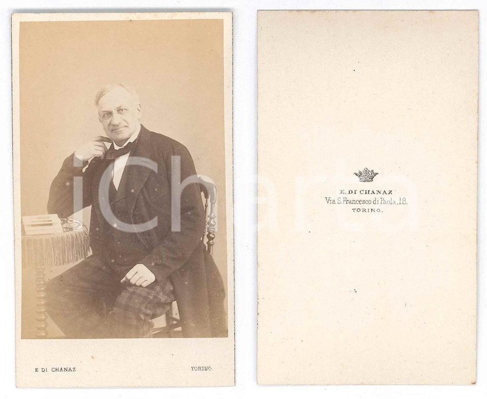Fotografia d epoca originale 1870 ca TORINO Gentiluomo al tavolino  Ritratto  Foto E. DI CHANAZ CDV 1