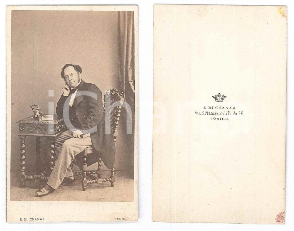 Fotografia d epoca originale 1870 ca TORINO Gentiluomo al tavolino  Ritratto Foto E. DI CHANAZ CDV 1