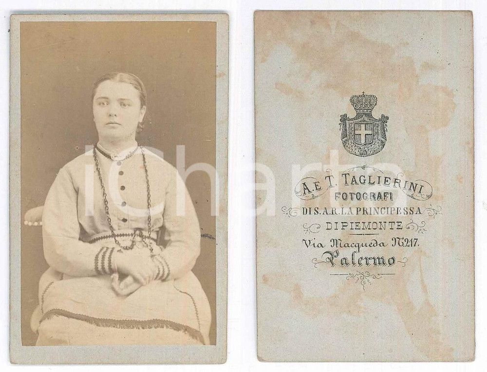 Fotografia d epoca originale 1880 ca PALERMO Ritratto di giovane donna seduta Foto A. e T. TAGLIERINI CDV 1