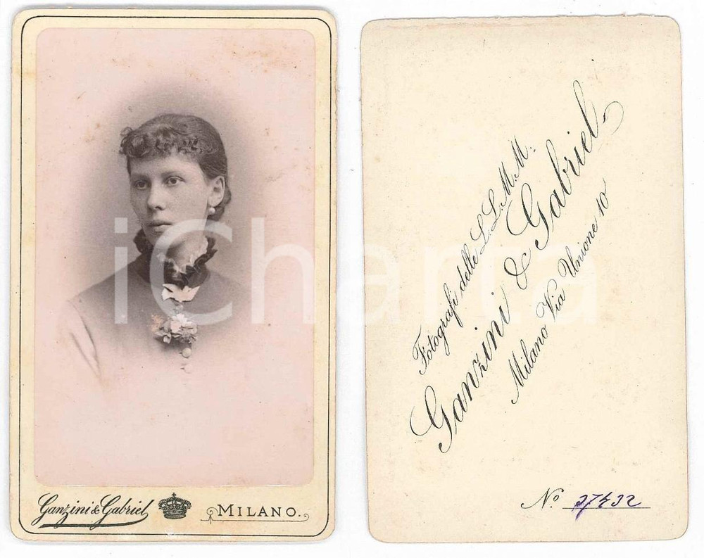 Fotografia d epoca originale 1870 ca MILANO Donna con fiore al petto  Ritratto Foto GANZINI & GABRIEL CDV 1