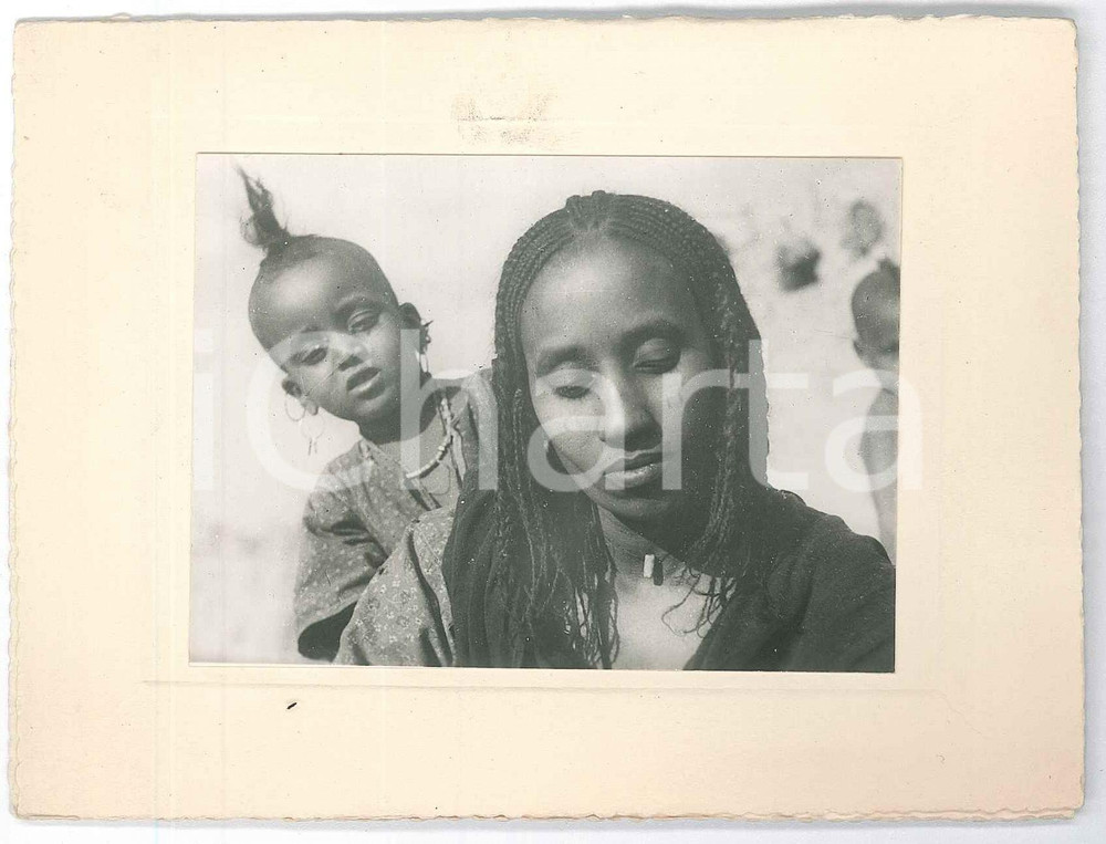 Oggetto da collezione cartaceo 1952 AFRIQUE  CONGO BELGE  MÃ¨re indigÃ¨ne et enfant  Billet vÅ“ux avec photo 1