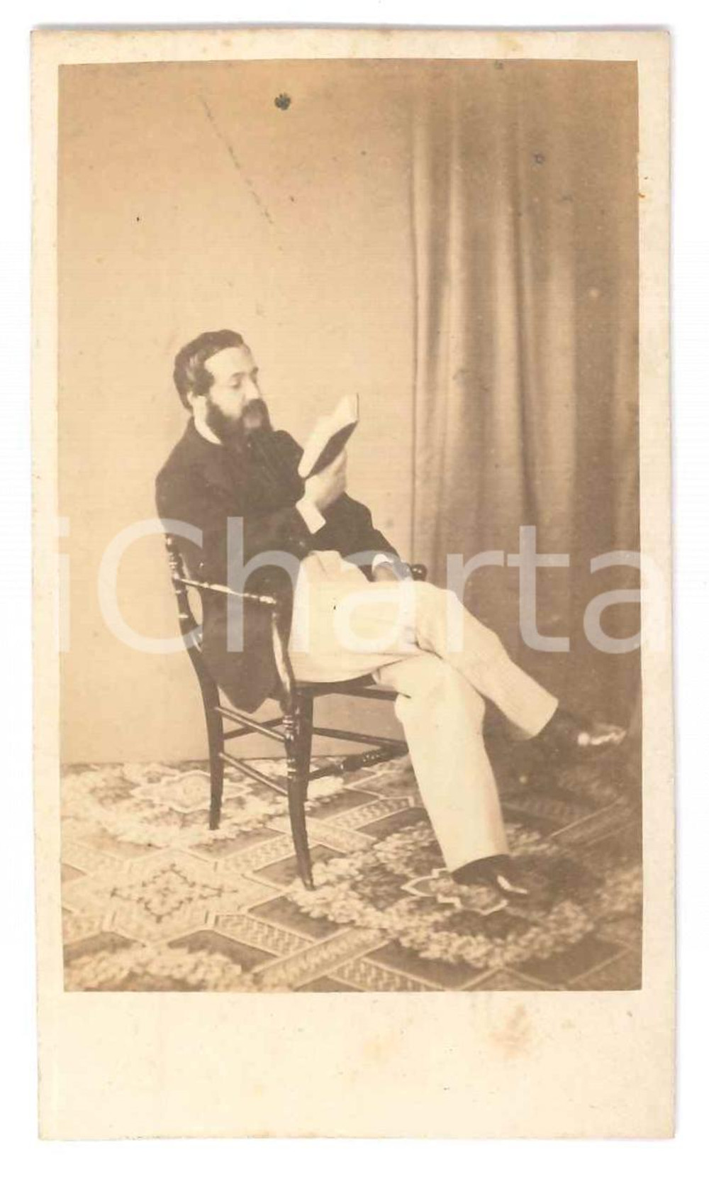 Fotografia d epoca originale 1910 ca ITALIA Ritratto di uomo con libro  Foto CDV 6x10 cm 1