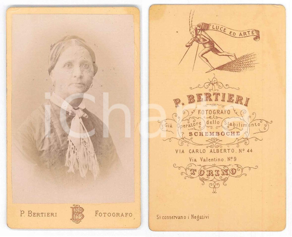 Fotografia d epoca originale 1880 ca TORINO Ritratto di donna con foulard bianco Foto BERTIERI CDV 1