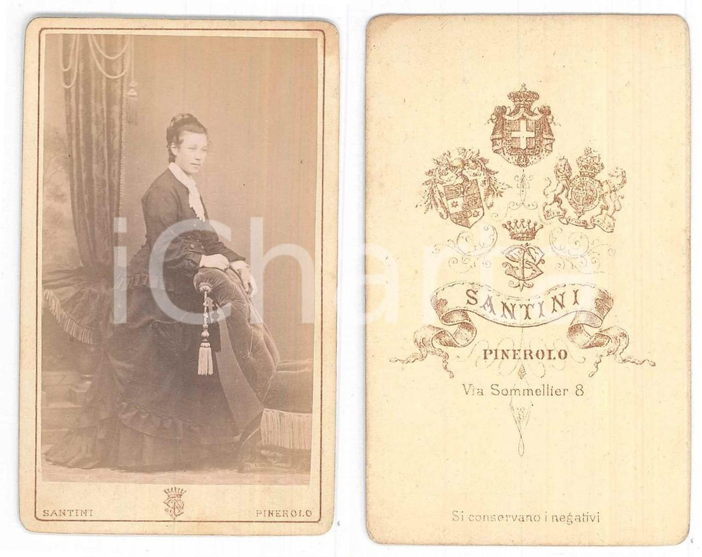 Fotografia d epoca originale 1870 ca PINEROLO Nobildonna con poltrona in velluto Foto SANTINI CDV 1