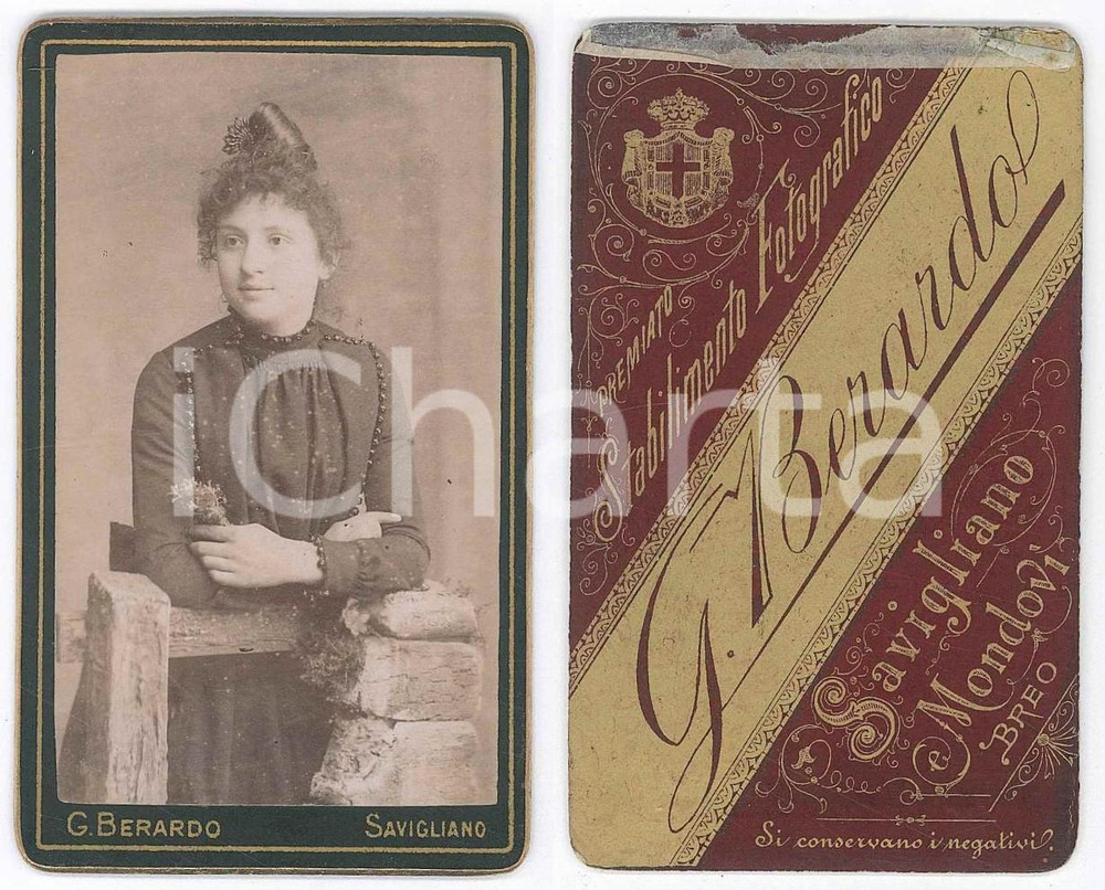 Fotografia d epoca originale 1900 ca SAVIGLIANO Donna con mazzo di fiori  Foto G BERARDI  CDV 1
