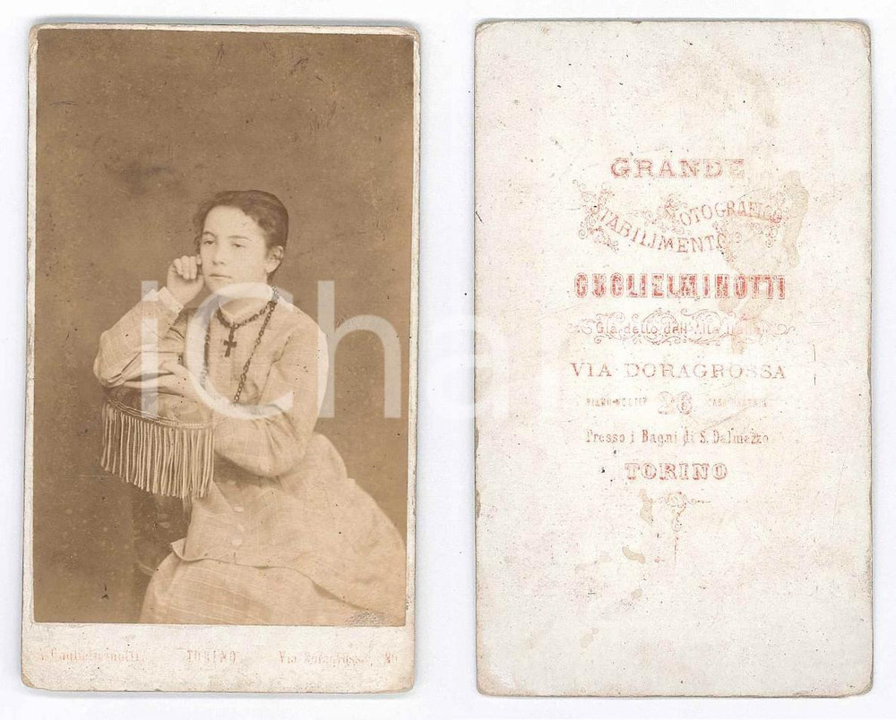 Fotografia d epoca originale 1875 ca TORINO Giovane donna con crocifisso al collo Foto GUGLIELMINOTTI CDV 1