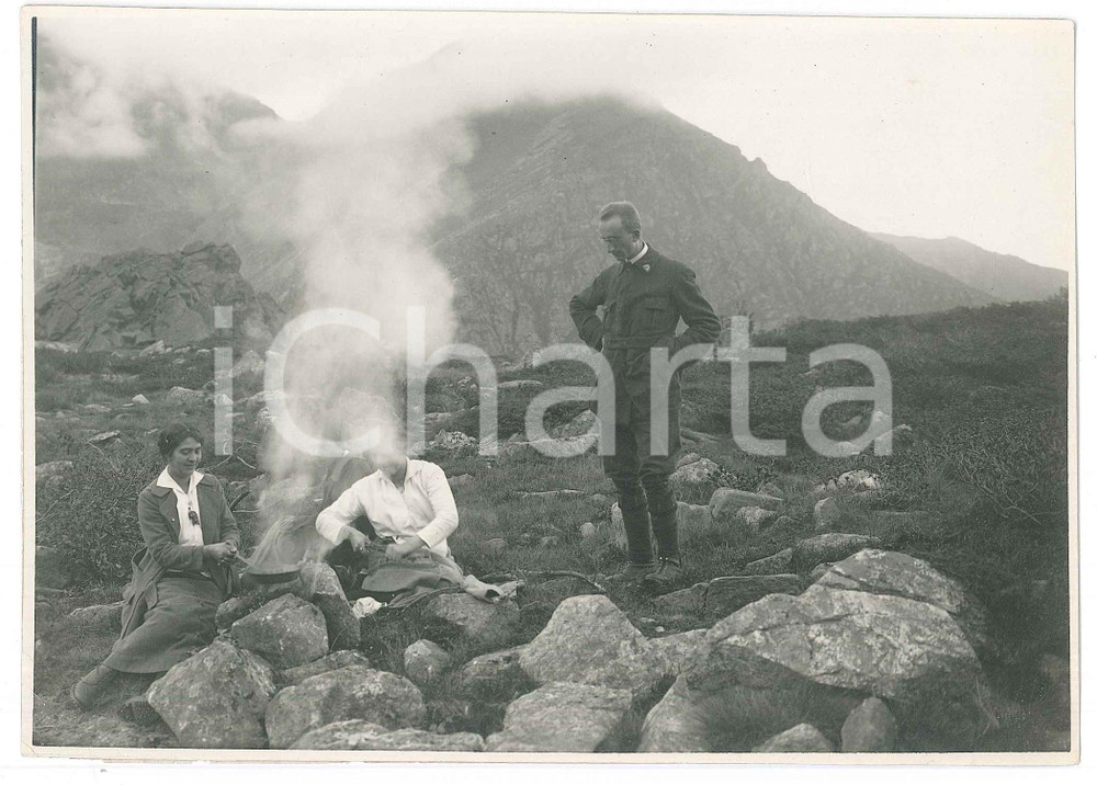 Fotografia d epoca originale 1930 ca ALPI BIELLESI  Escursionisti  Bivacco Fotografia 17x12 cm 1
