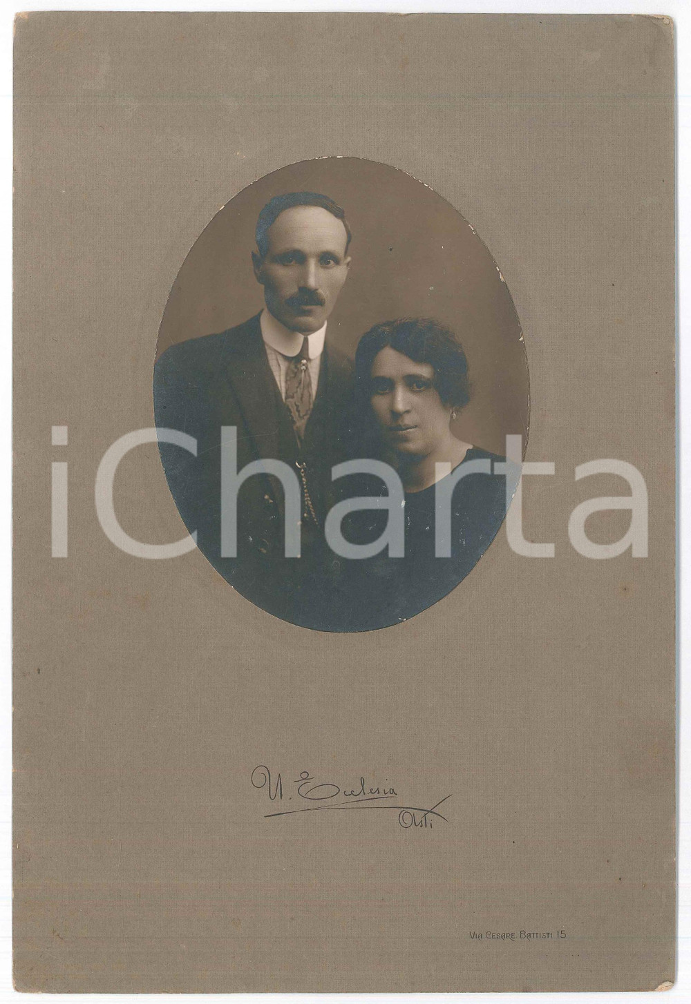 Fotografia d epoca originale 1925 ASTI Ritratto di una coppia di sposi  Foto Vittorio ECCLESIA 19x28 cm 1