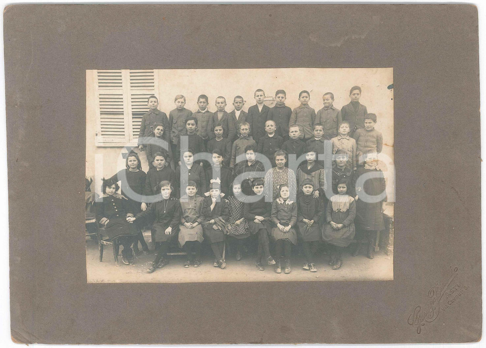 Fotografia d epoca originale 1925 ca ASTI Ritratto di una scolaresca  Foto Giuseppe  BENASSI 25x21 cm 1