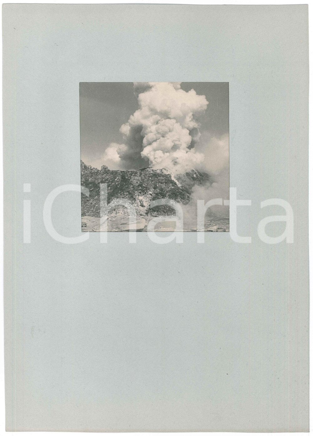 Fotografia d epoca originale 1937 NAPOLI Vesuvio  Cratere in eruzione Foto ARTISTICA con passepartout 24x34 1