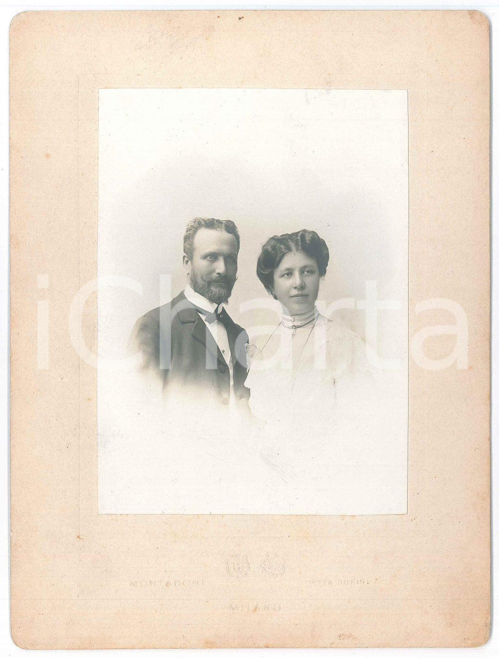 Fotografia d epoca originale 1900 ca MILANO Coppia di coniugi  Ritratto  Foto MONTABONE 17x22 cm 1