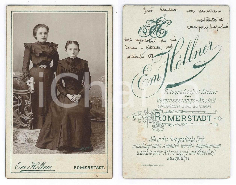1900 ca ROMERSTADT Ritratto di due sorelle in abito scuro *Foto HOLLNER CDV