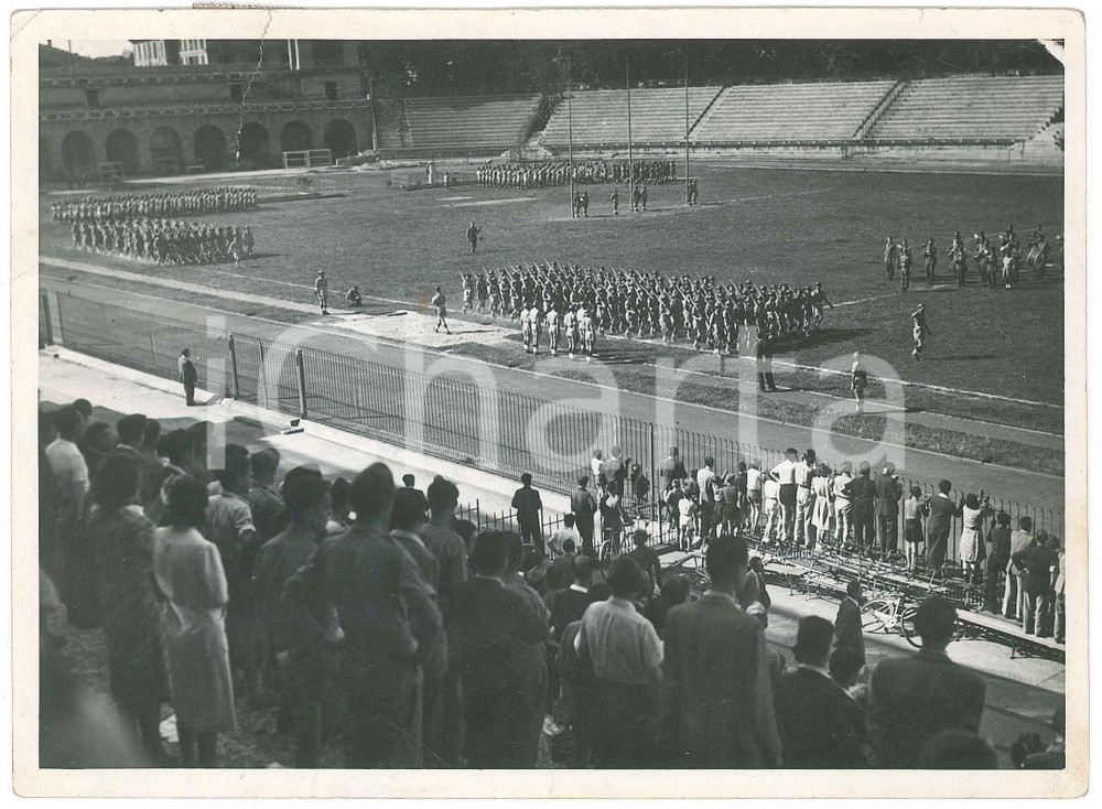 Fotografia d epoca originale 1950 ca MILANO Arena Civica  POLIZIA  Sfilata reparti CELERE Foto 18x13 1