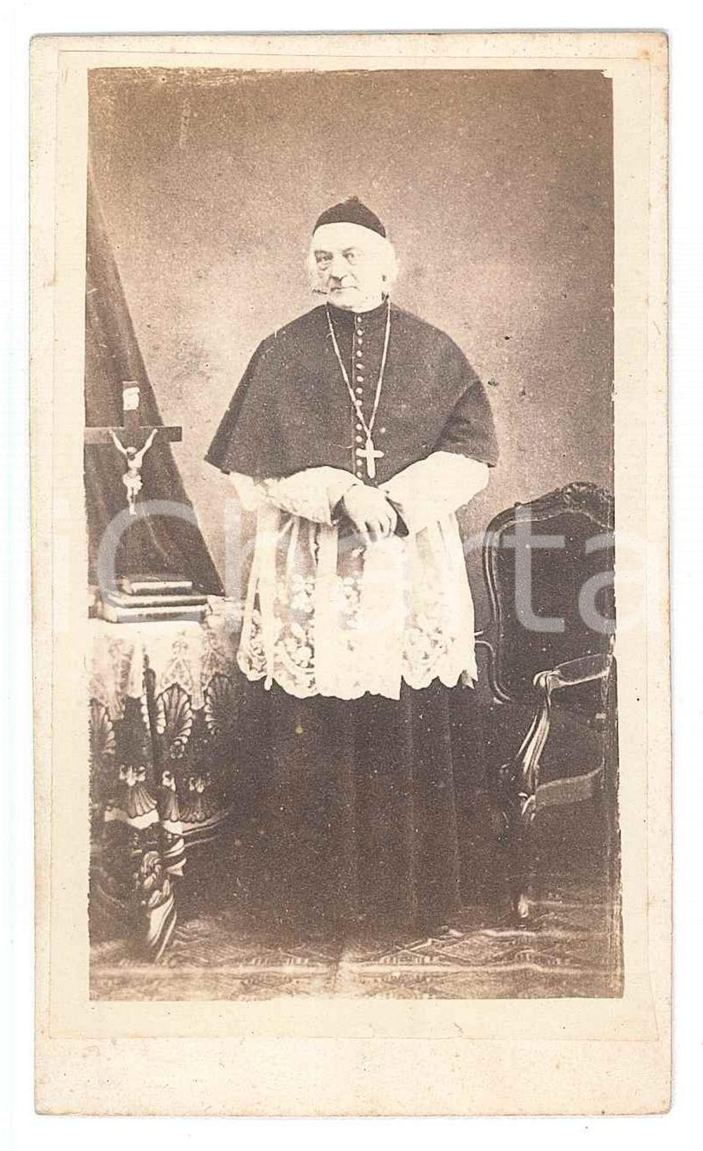 Fotografia d epoca originale 1890 ca ITALIA Ritratto di un cardinale con crocifisso  Foto CDV 1