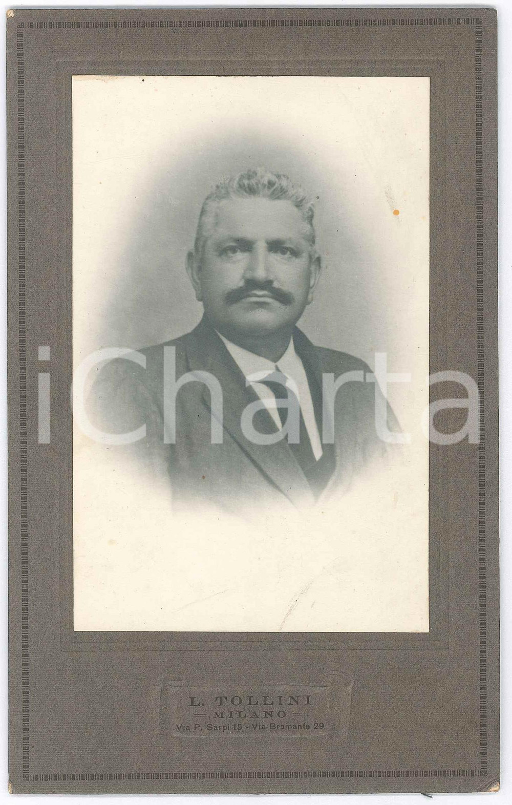 Fotografia d epoca originale 1930 ca MILANO Ritratto maschile  Busto  Foto L. TOLLINI 12x19 cm 1