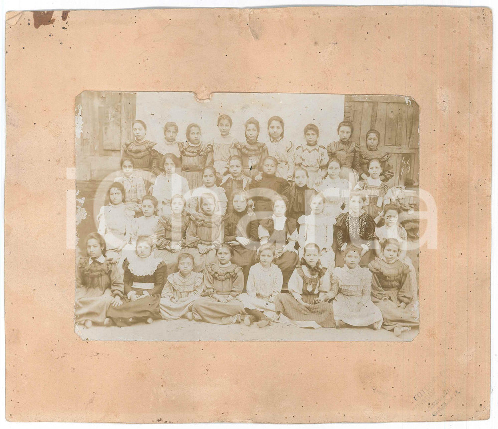 Fotografia d epoca originale 1910 ca CATANIA Classe femminile  Foto di gruppo 25x21 cm 1